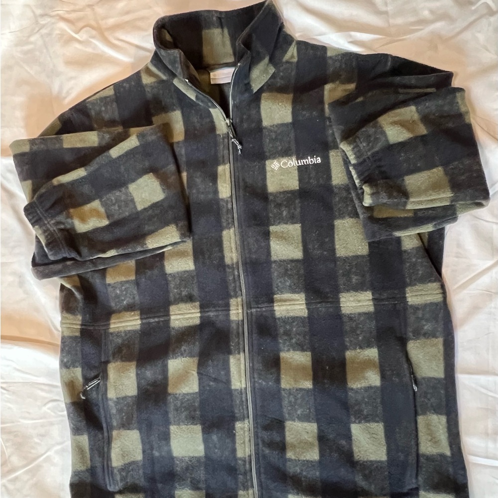 Men’s Columbia Black and Tan Checkered Fleece Jacket Large
